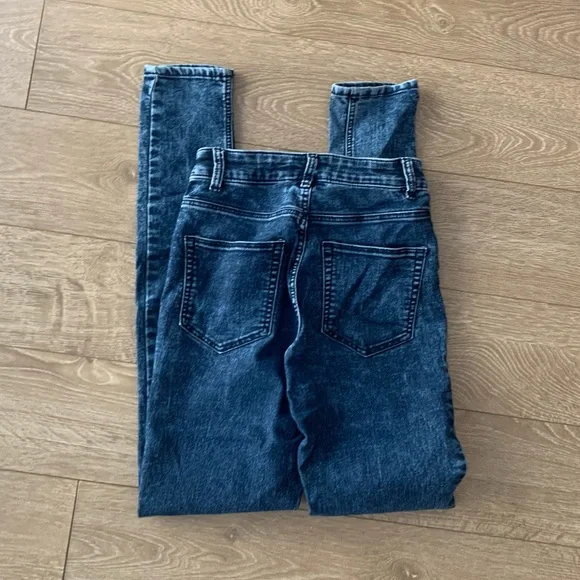 High Rise Jeans - Picture 3 of 3